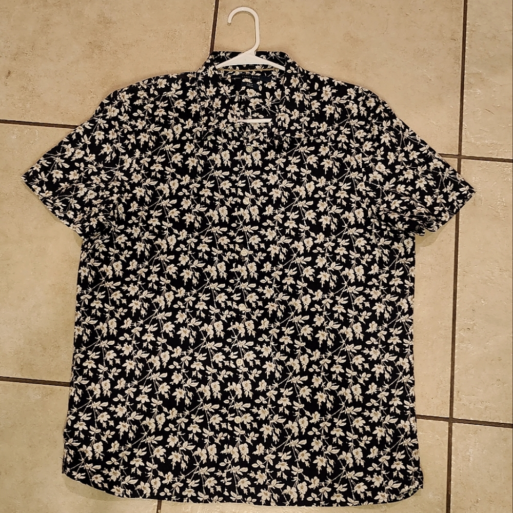 Perry Ellis Button Up Shirt